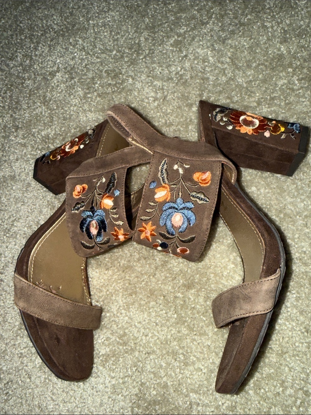 Brown Suede Floral Embroidered Women's Sandals - Picture 4 of 10